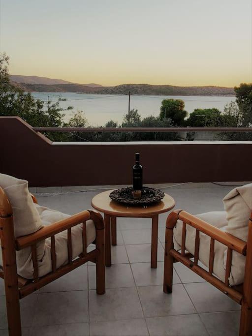 Penthouse Studio Next To The Sea Salamina Exterior foto