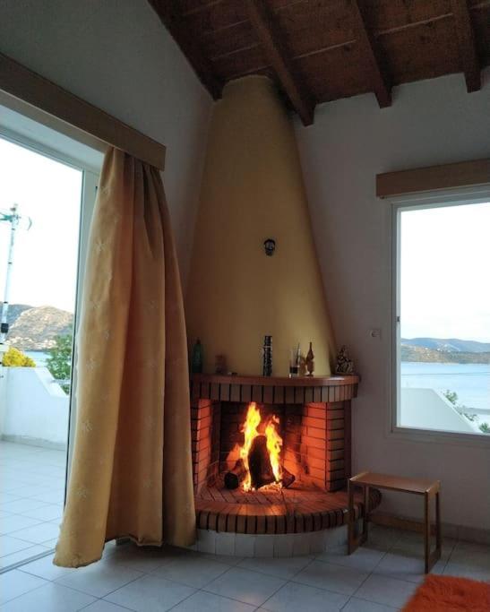 Penthouse Studio Next To The Sea Salamina Exterior foto
