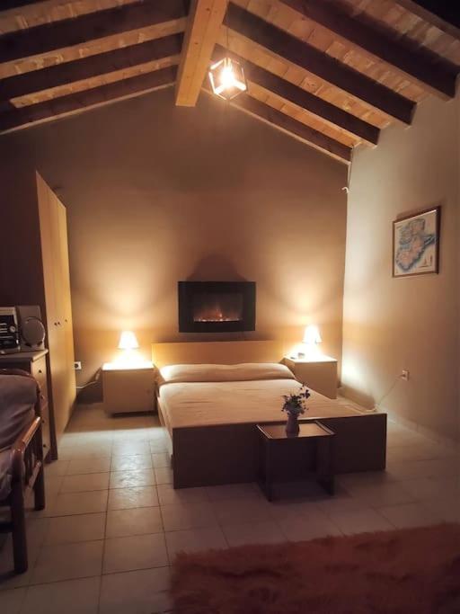 Penthouse Studio Next To The Sea Salamina Exterior foto