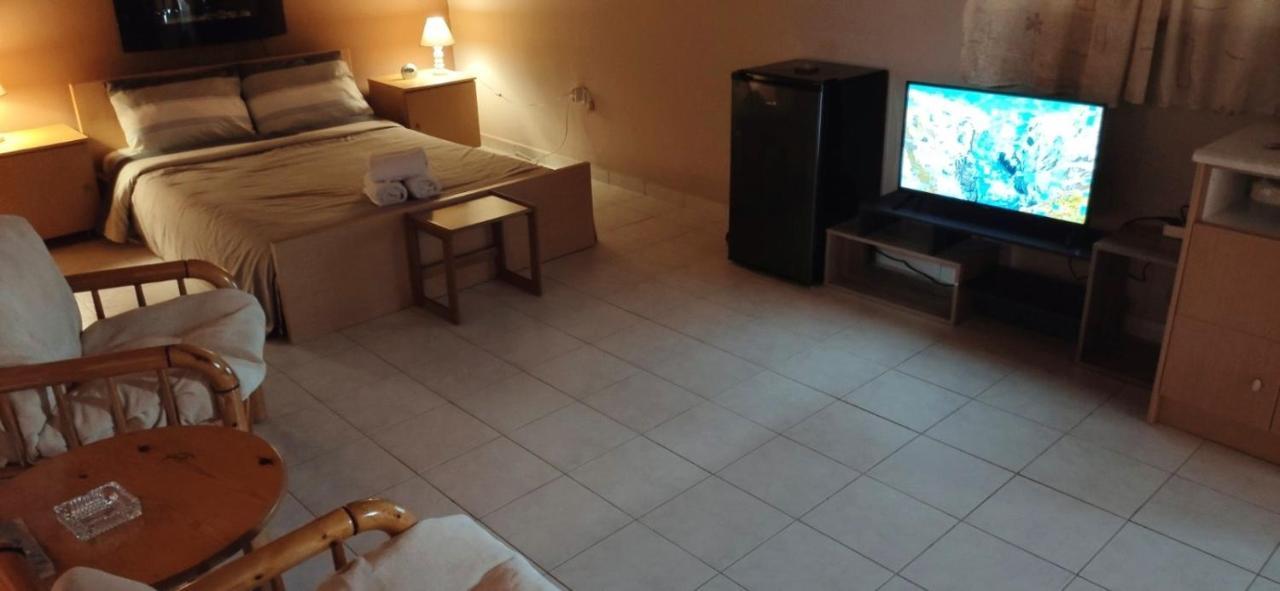 Penthouse Studio Next To The Sea Salamina Exterior foto