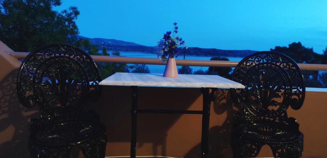 Penthouse Studio Next To The Sea Salamina Exterior foto