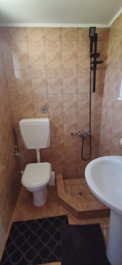 Penthouse Studio Next To The Sea Salamina Exterior foto