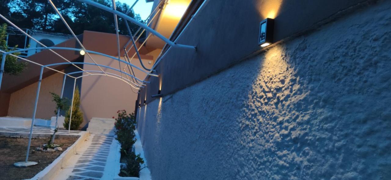 Penthouse Studio Next To The Sea Salamina Exterior foto