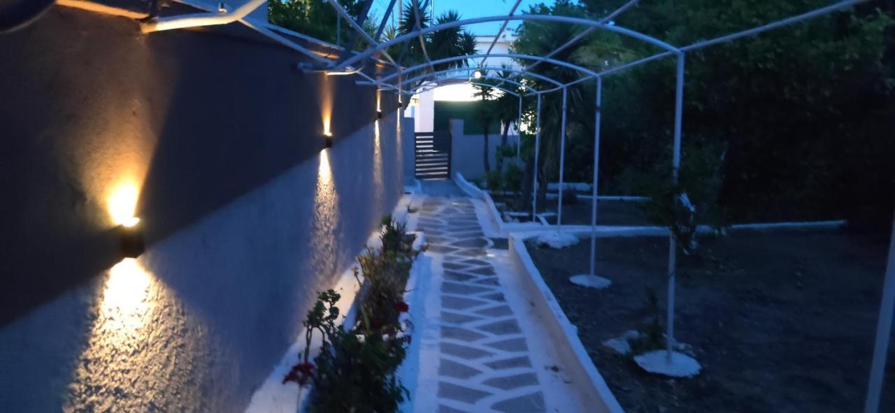 Penthouse Studio Next To The Sea Salamina Exterior foto