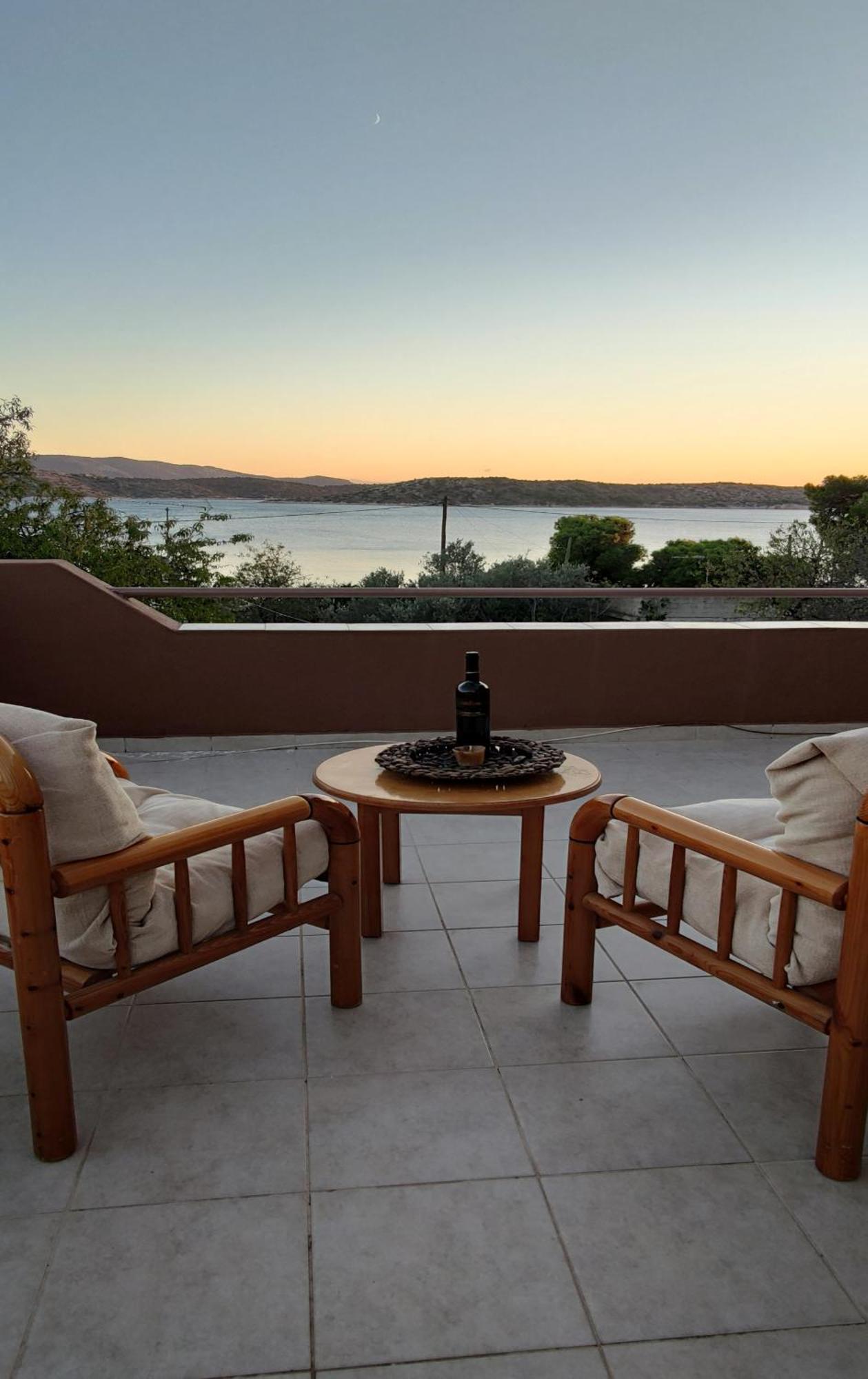 Penthouse Studio Next To The Sea Salamina Exterior foto