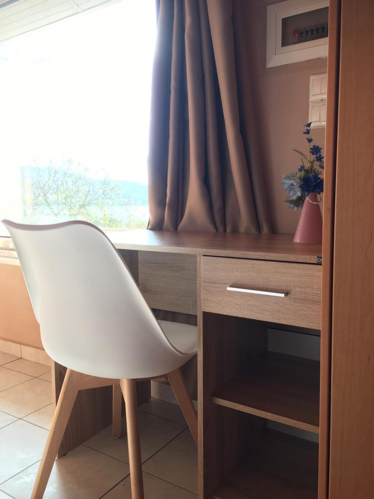 Penthouse Studio Next To The Sea Salamina Exterior foto